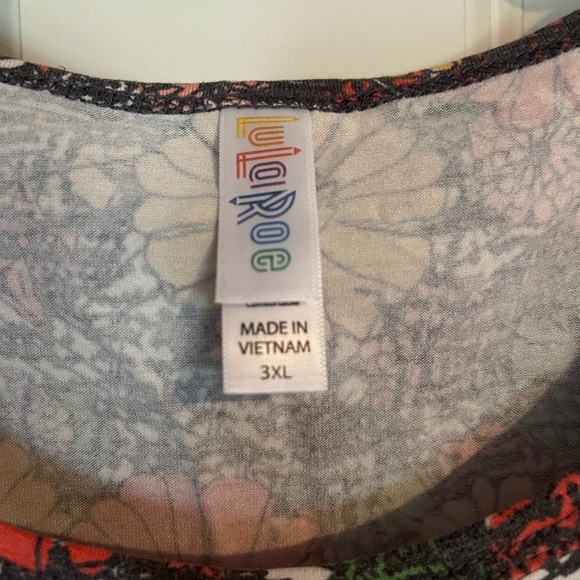 Lularoe Classic shirt top 3xl cute flower top - Picture 5 of 5